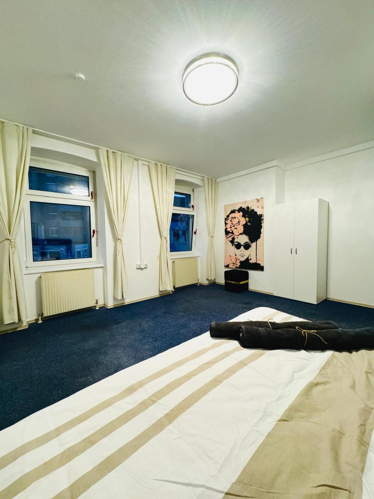 7br For Big Groups, With Great Location Apartment Wien